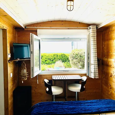 La Atypique, Vue à La Plein Vent Bed & Breakfast