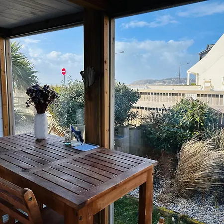 La Côté Et Côté Jardin à La Plein Vent Couette-café Barneville-Carteret