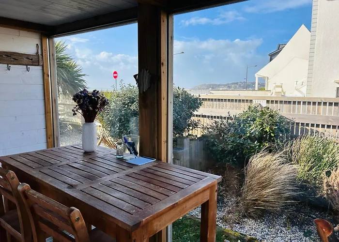 La Côté Et Côté Jardin à La Plein Vent Couette-café Barneville-Carteret